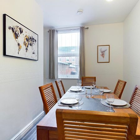 Cheerful 3 Bedroom Home With Free Parking And Wifi Chester Extérieur photo