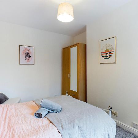 Cheerful 3 Bedroom Home With Free Parking And Wifi Chester Extérieur photo