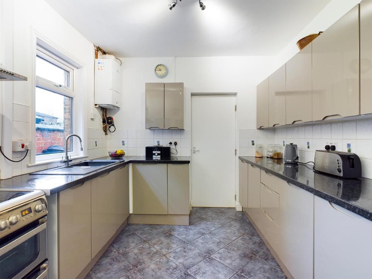 Cheerful 3 Bedroom Home With Free Parking And Wifi Chester Extérieur photo