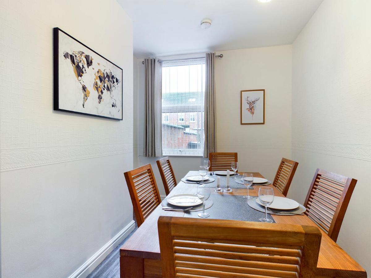 Cheerful 3 Bedroom Home With Free Parking And Wifi Chester Extérieur photo