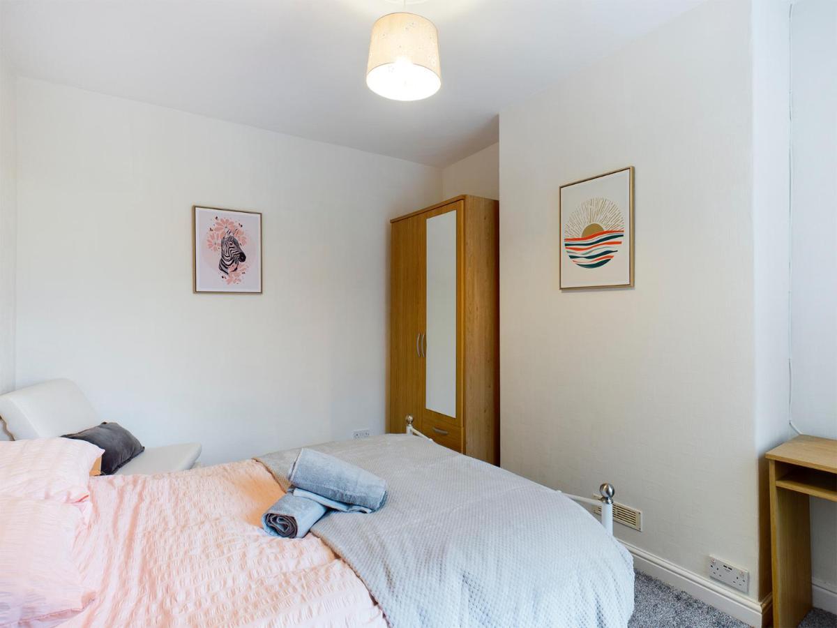Cheerful 3 Bedroom Home With Free Parking And Wifi Chester Extérieur photo